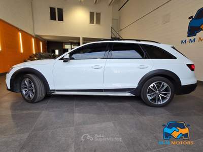 Audi A4 40 2.0 tdi mhev Business Evolution quattro 204cv s-tronic Bianco usata Curno
