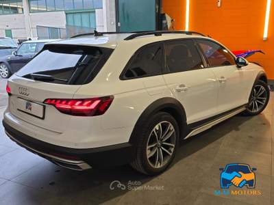 Audi A4 40 2.0 tdi mhev Business Evolution quattro 204cv s-tronic Bianco usata Curno