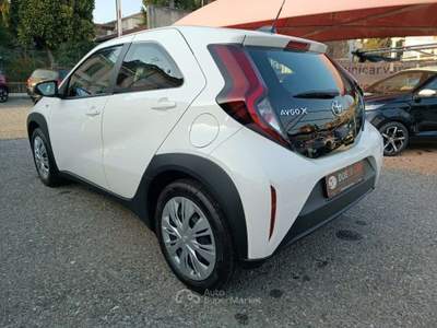 Toyota Aygo X 1.0 VVT-i 72 CV 5 porte Active Bianco usata Varese