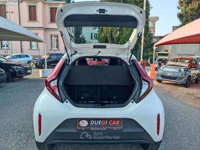 Toyota Aygo X 1.0 VVT-i 72 CV 5 porte Active Bianco usata Varese