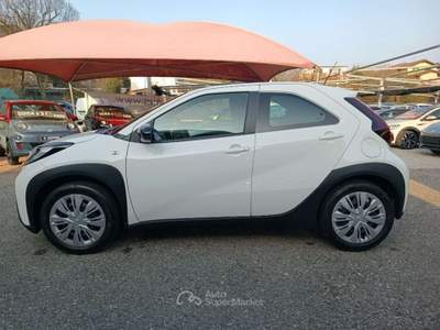 Toyota Aygo X 1.0 VVT-i 72 CV 5 porte Active Bianco usata Varese