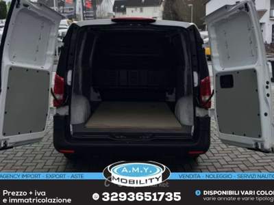 Mercedes-Benz Vito 3 posti 102cv clima navigatore camera 1.8 diesel usata Roma