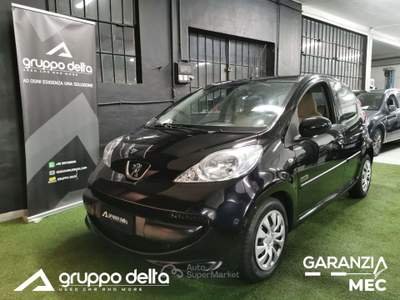 Peugeot 107 107 5p 1.0 12v Sweet Years Nero usata Torino