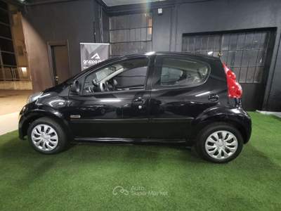 Peugeot 107 107 5p 1.0 12v Sweet Years Nero usata Torino