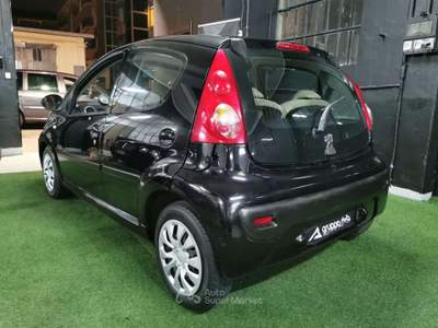 Peugeot 107 107 5p 1.0 12v Sweet Years Nero usata Torino