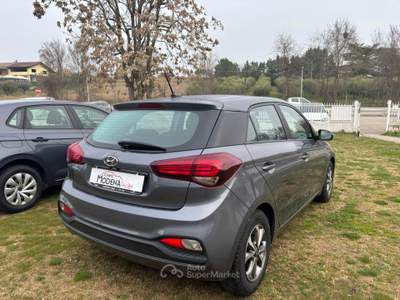 Hyundai i20 HYUNDAI I20 CONNECTLINE, ADATTA NEOPATENTATI IN OTTIMO STATO! Grigio usata Lazise