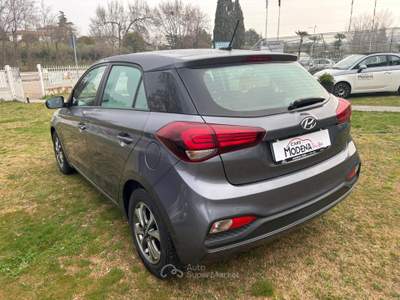 Hyundai i20 HYUNDAI I20 CONNECTLINE, ADATTA NEOPATENTATI IN OTTIMO STATO! Grigio usata Lazise