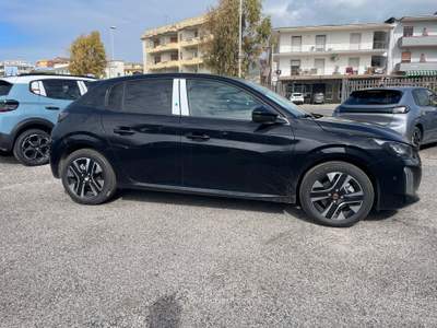 Peugeot 208 Peugeot 208 1.2 PureTech 100 Allure Nero usata Mondragone