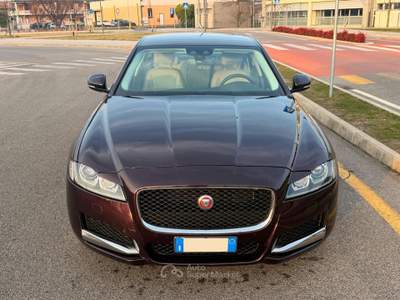 Jaguar XF 2.0 D 180cv aut. Prestige Business Rosso usata LIMENA