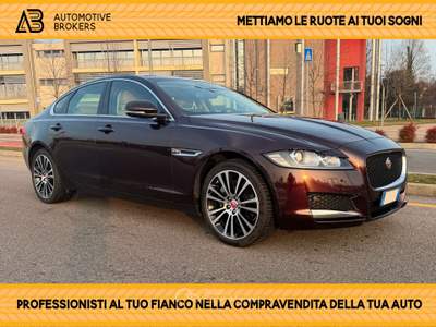 Jaguar XF 2.0 D 180cv aut. Prestige Business Rosso usata LIMENA