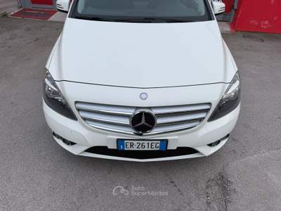 Mercedes-Benz Classe B B 180 1.6 122cv Premium - 2013 Grigio usata Giugliano in Campania
