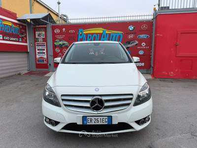 Mercedes-Benz Classe B B 180 1.6 122cv Premium - 2013 Grigio usata Giugliano in Campania