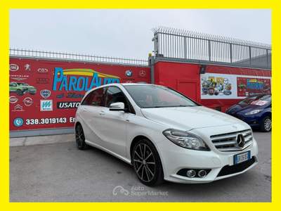 Mercedes-Benz Classe B B 180 1.6 122cv Premium - 2013 Grigio usata Giugliano in Campania