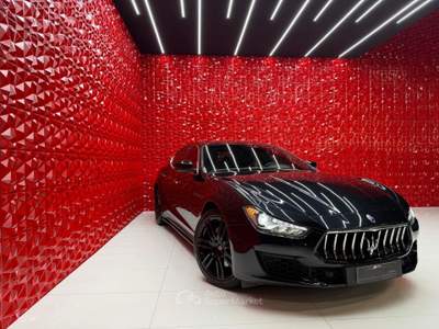 Maserati Ghibli V6 Granlusso 349Cv UNICO PROPRIETARIO Nero usata Agliana