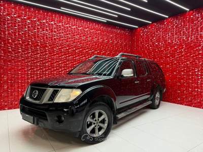 Nissan Navara 4 porte Double Cab LE UNICO PROPRIETARIO Nero usata Agliana