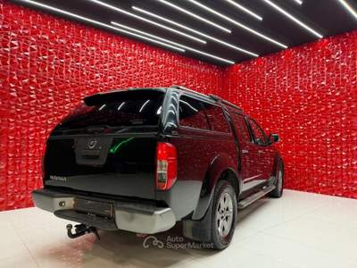 Nissan Navara 4 porte Double Cab LE UNICO PROPRIETARIO Nero usata Agliana