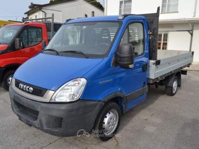 Iveco Ecodaily 2.3 115CV CASSONE FISSO 142000 KM Blu/Azzurro usata COMACCHIO