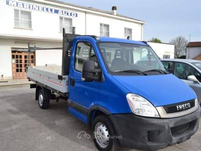 Iveco Ecodaily 2.3 115CV CASSONE FISSO 142000 KM Blu/Azzurro usata COMACCHIO