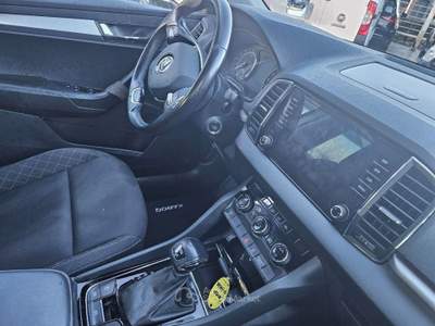 Skoda Karoq 2.0 TDI EVO SCR 4x4 DSG Executive Bianco usata Rossano Veneto
