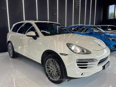 Porsche Cayenne 3.0 Diesel TETTO FULL OPTIONAL Bianco usata Agliana