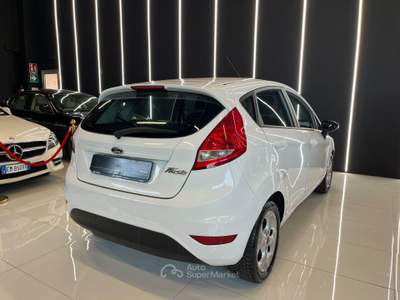 Ford Fiesta 5 porte Titanium OK NEOPATENTATI Bianco usata Agliana