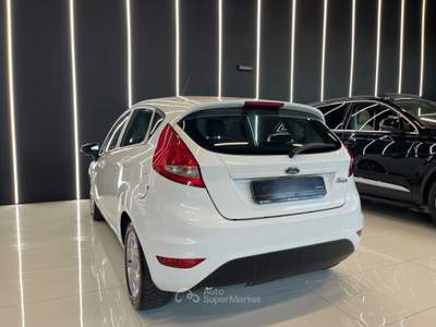 Ford Fiesta 5 porte Titanium OK NEOPATENTATI Bianco usata Agliana