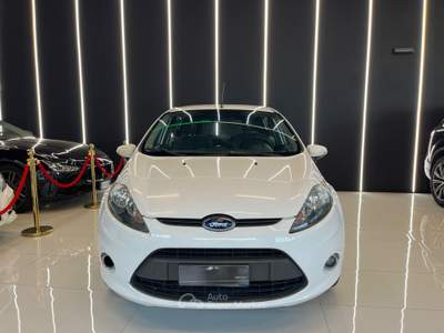 Ford Fiesta 5 porte Titanium OK NEOPATENTATI Bianco usata Agliana