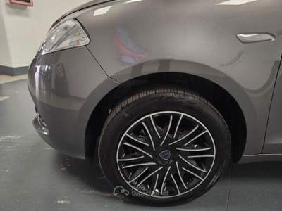 Lancia Ypsilon 1.0 firefly hybrid Silver Plus s&amp;s 70cv Grigio usata Brescia