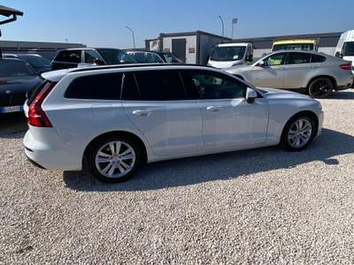 Volvo V60 Dynamic Edition Bianco usata Corato
