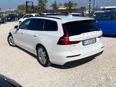Volvo V60 Dynamic Edition Bianco usata Corato