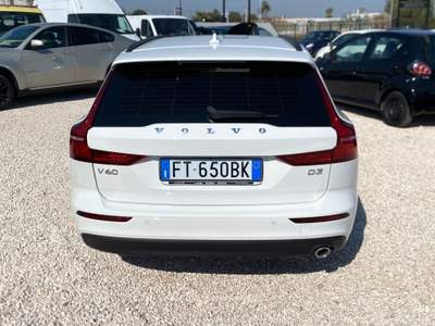 Volvo V60 Dynamic Edition Bianco usata Corato