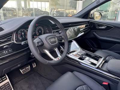 Audi Q8 TDI quattro 210 kW tiptronic S line edition possibilità noleggio no scoring Oro usata Gela