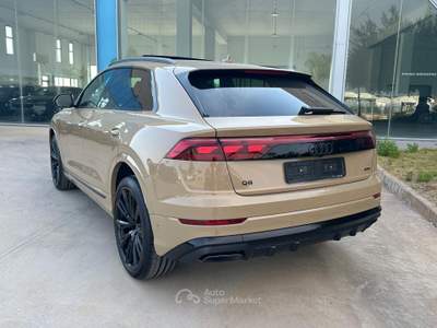 Audi Q8 TDI quattro 210 kW tiptronic S line edition possibilità noleggio no scoring Oro usata Gela