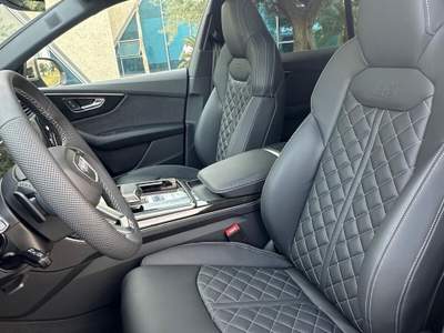 Audi Q8 TDI quattro 210 kW tiptronic S line edition possibilità noleggio no scoring Oro usata Gela