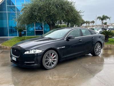 Jaguar XJ V6 Premium Luxury Nero usata Gela