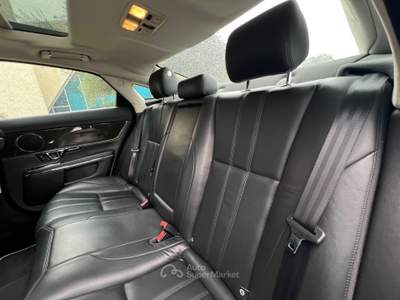 Jaguar XJ V6 Premium Luxury Nero usata Gela