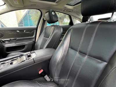 Jaguar XJ V6 Premium Luxury Nero usata Gela