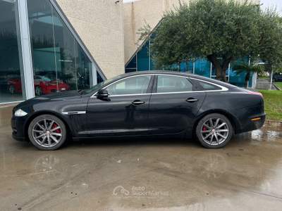 Jaguar XJ V6 Premium Luxury Nero usata Gela