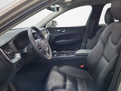 Volvo XC60 (d) AWD automatico Plus Bright Beige usata Torino
