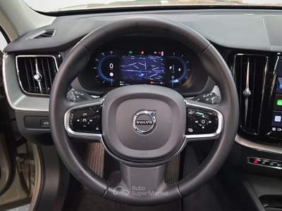Volvo XC60 (d) AWD automatico Plus Bright Beige usata Torino