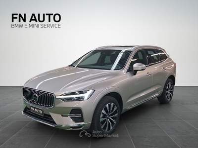 Volvo XC60 (d) AWD automatico Plus Bright Beige usata Torino