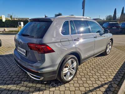 Volkswagen Tiguan Tiguan 2.0 TDI 150 CV SCR DSG Elegance Grigio usata Prevalle