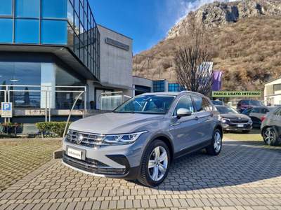 Volkswagen Tiguan Tiguan 2.0 TDI 150 CV SCR DSG Elegance Grigio usata Prevalle