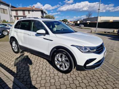 Volkswagen Tiguan Tiguan 2.0 TDI 150 CV SCR DSG Elegance Bianco usata Prevalle