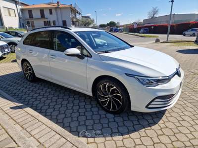 Volkswagen Golf Golf Variant 2.0 tdi Life 115cv dsg Bianco usata Prevalle