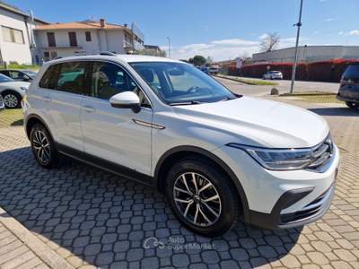 Volkswagen Tiguan 2.0 TDI SCR 110KW Life DSG Bianco usata Prevalle
