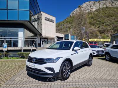 Volkswagen Tiguan 2.0 TDI SCR 110KW Life DSG Bianco usata Prevalle