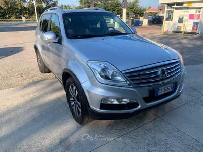 SsangYong Rexton W , 7 posti, solo 2 proprietari, Finanziabile Argento usata Ozzano dell'Emilia