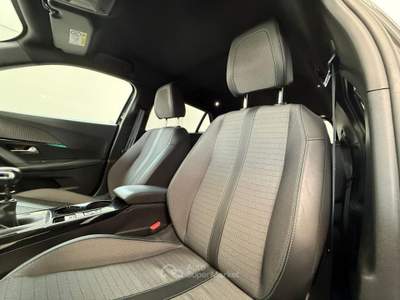 Peugeot 2008 2008 1.2 puretech Allure Pack s&amp;s 130cv Nero usata Scarmagno