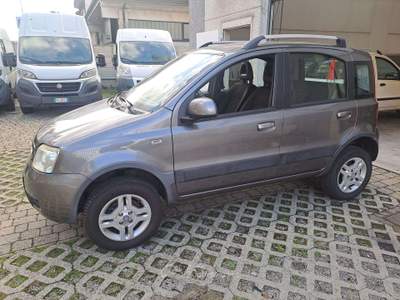Fiat Panda Panda II 2003 1.3 mjt 16v Climbing 4x4 75cv Grigio usata Cesano Maderno